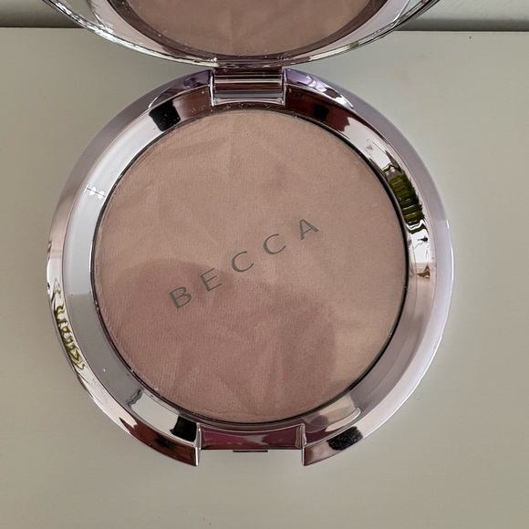 BECCA Shimmering Skin Perfector – Prismatic Amethyst (Discontinued / Rare) - Picture 2 of 3